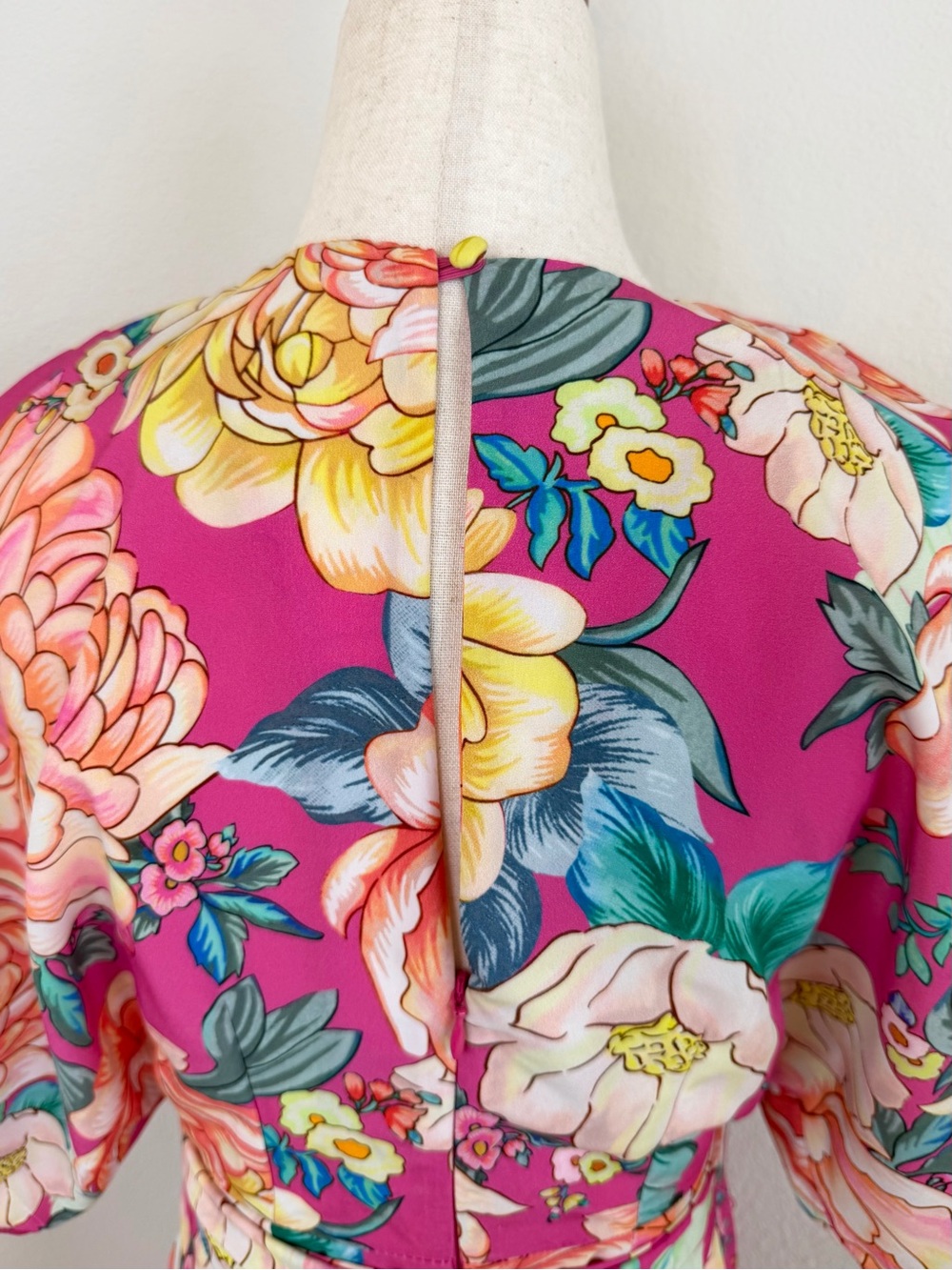 Anthropologie FARM Rio Eulalie Floral Wide Leg Jumpsuit, Peony Print, V-Neck - Picture 13 of 16